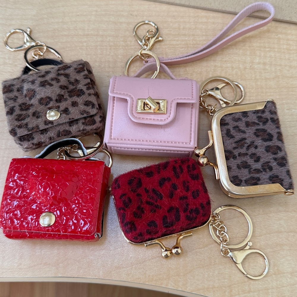 Cute Mini Pouches 1 Free With 5 items purchased until it’s gone or BIN $5 each